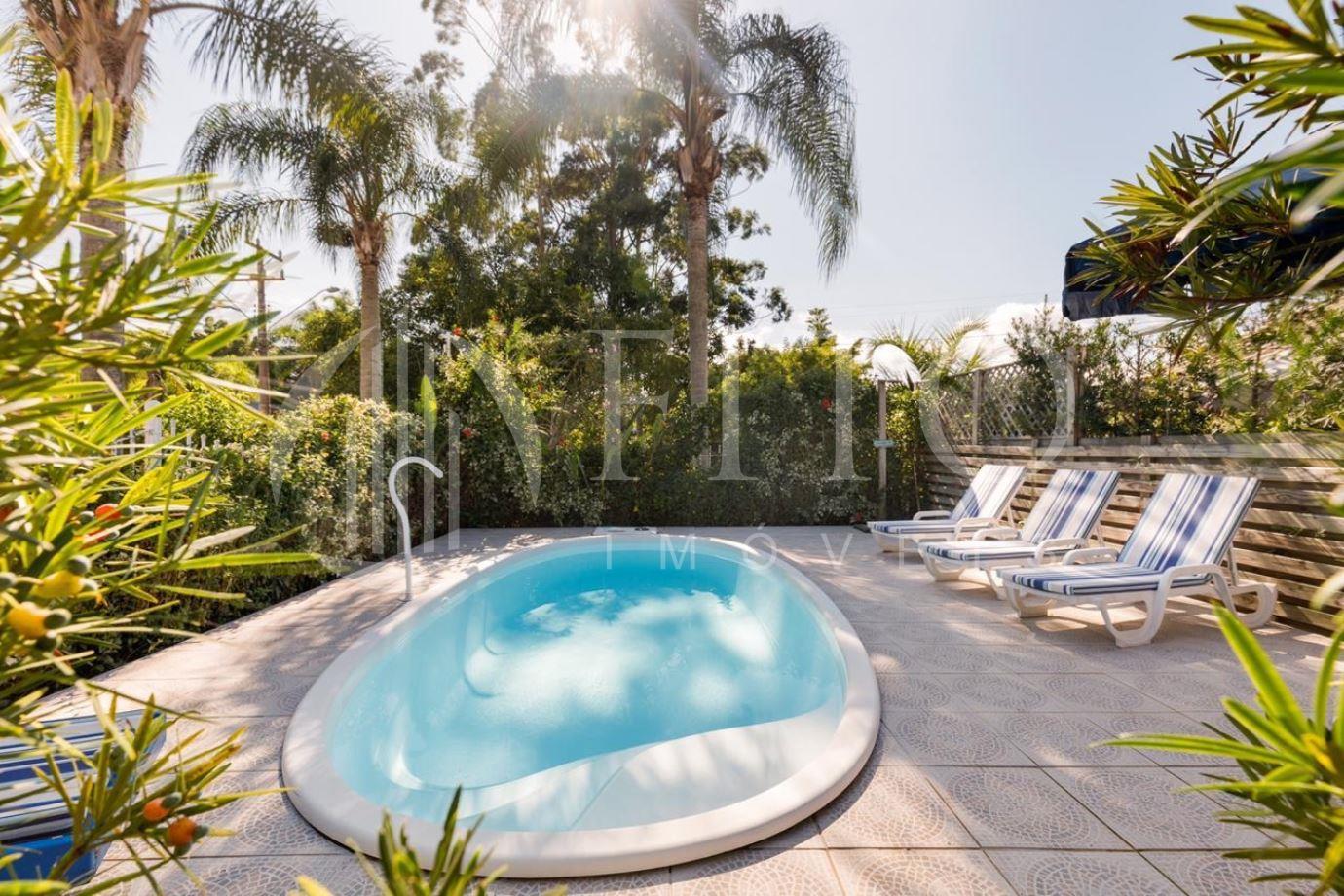 Daniela | Casa 5 quartos, sendo 5 suites - Fito Imóveis