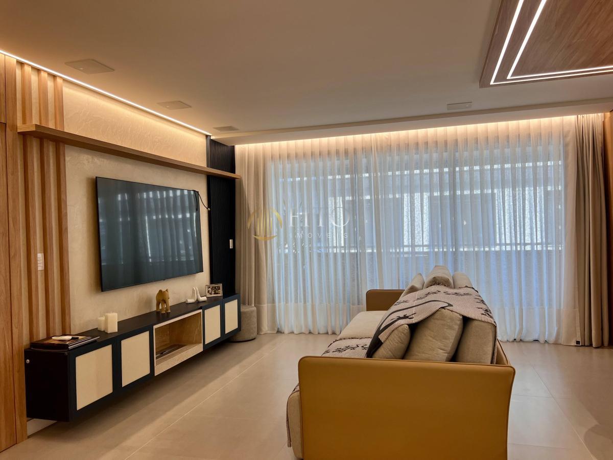 100M do Mar - Apartamento em Jurerê com 03 suítes finamente mobiliado e decorado - Fito Imóveis