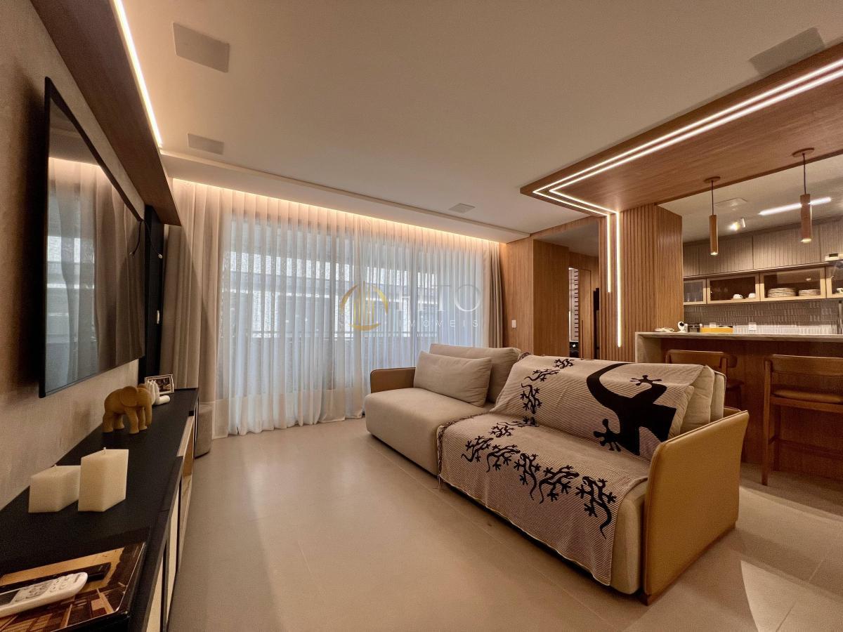 100M do Mar - Apartamento em Jurerê com 03 suítes finamente mobiliado e decorado - Fito Imóveis