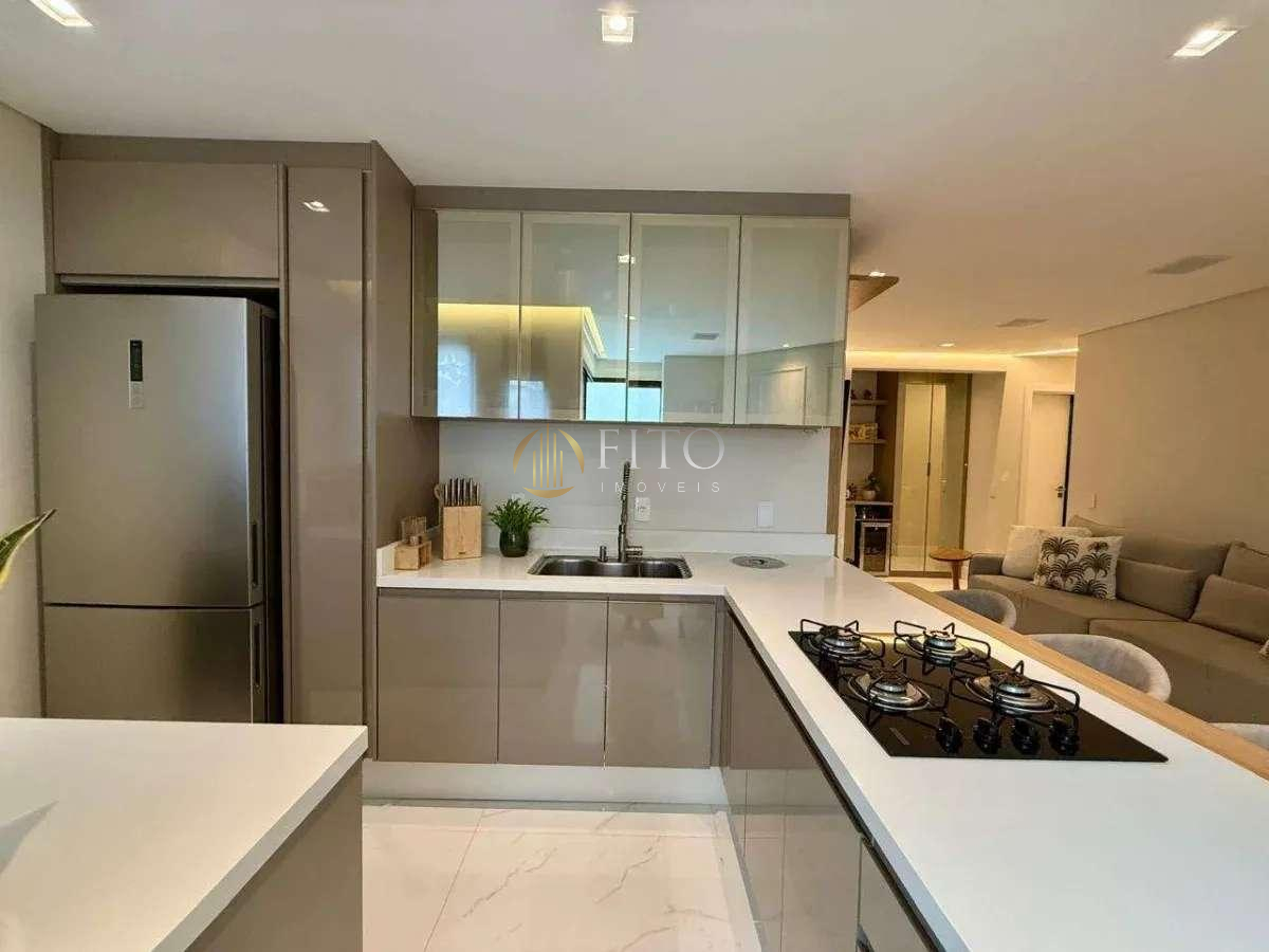 Apartamento à venda, com 2 quartos, a 400m do mar de Jurerê! - Fito Imóveis