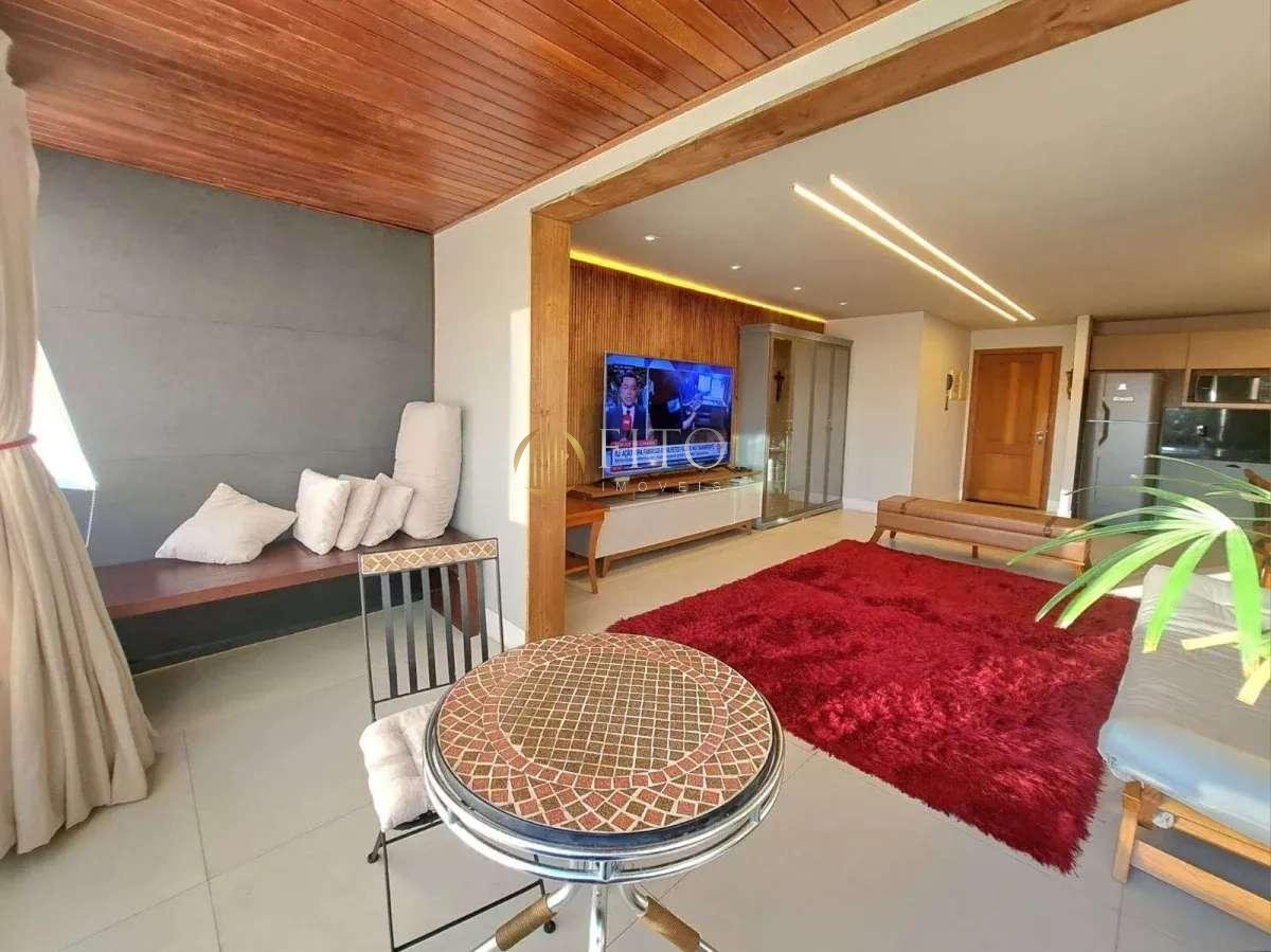 Apartamento à venda de 2 dormitórios a duas quadras da praia em Jurerê. - Fito Imóveis