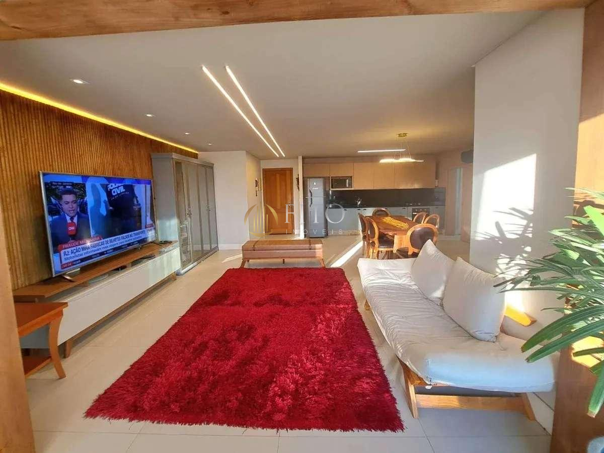 Apartamento à venda de 2 dormitórios a duas quadras da praia em Jurerê. - Fito Imóveis