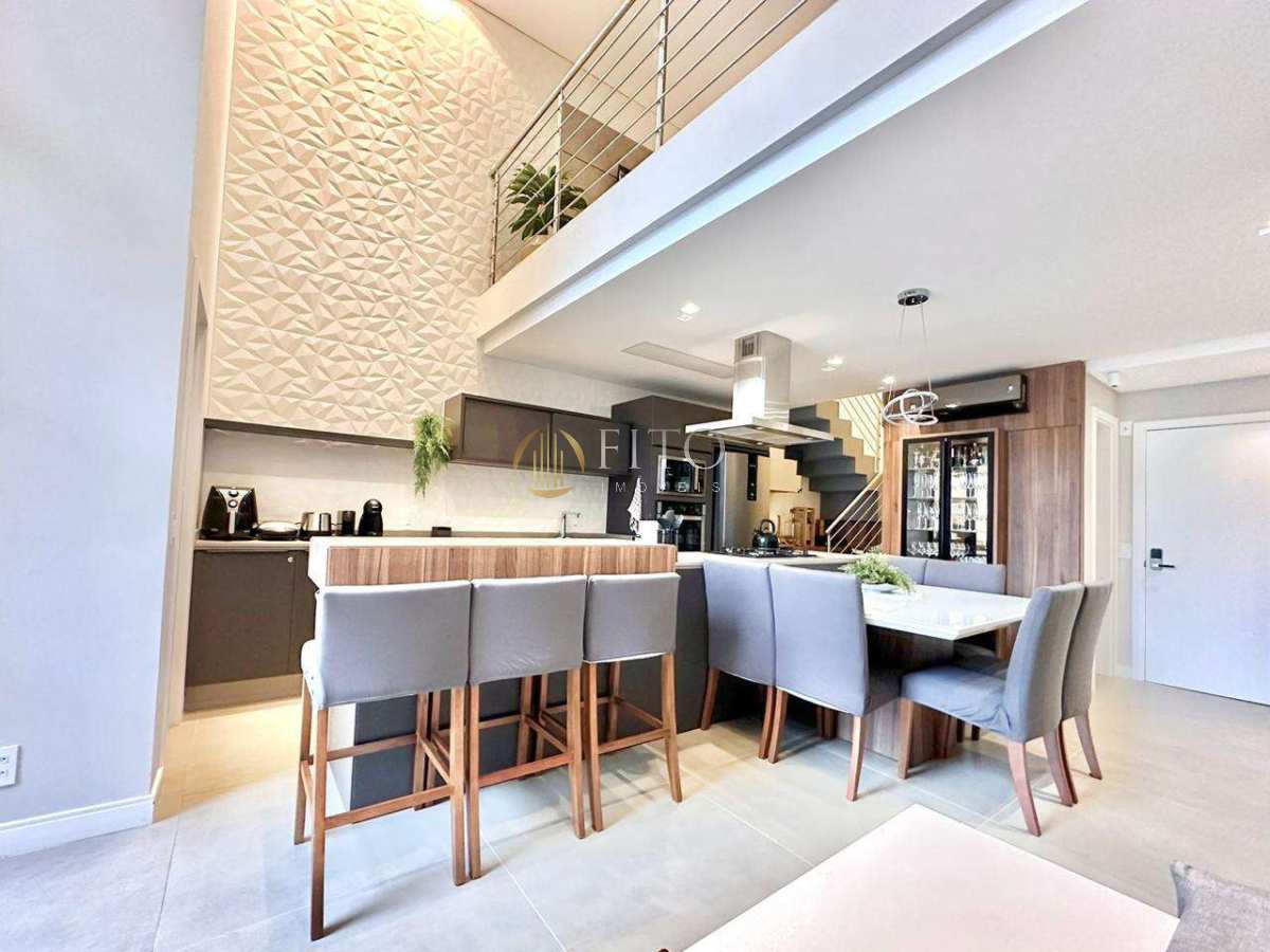 Apartamento à venda em Jurerê, com 3 Suítes, 135m², 250 metros do Mar - Fito Imóveis