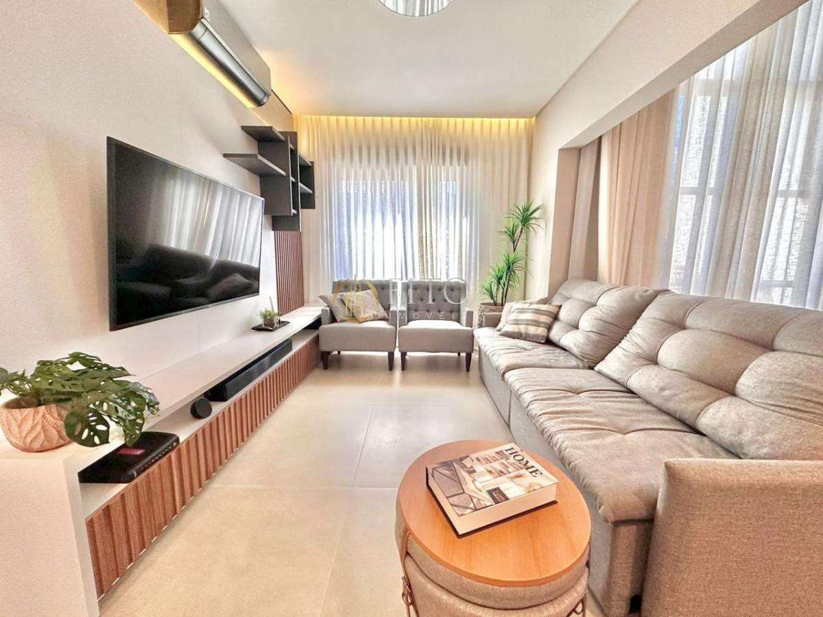 Apartamento à venda em Jurerê, com 3 Suítes, 135m², 250 metros do Mar - Fito Imóveis