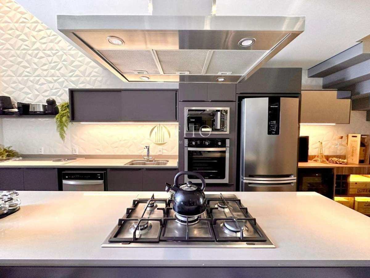 Apartamento à venda em Jurerê, com 3 Suítes, 135m², 250 metros do Mar - Fito Imóveis