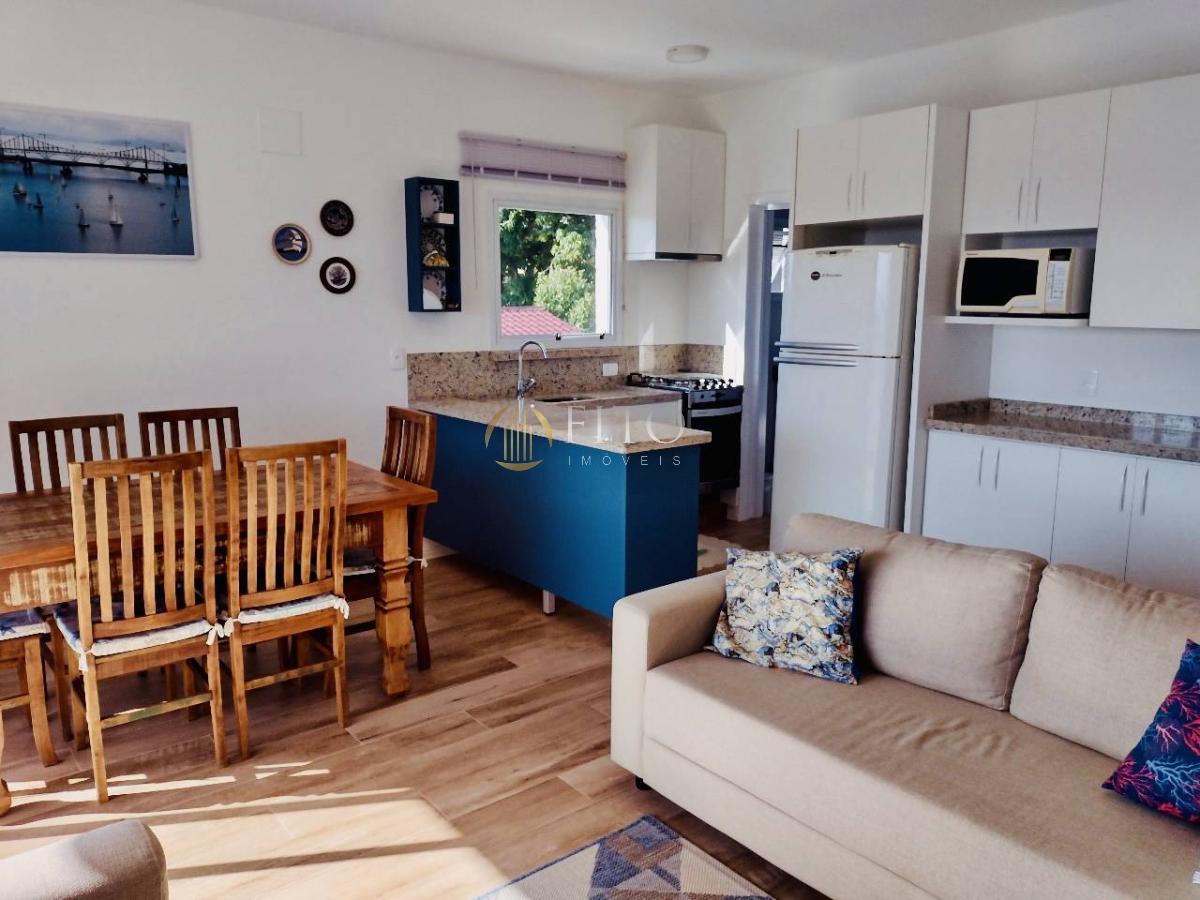 Apartamento à Venda em Jurerê com Vista para o Mar - 3 Dormitórios, Reformado, 2 Garagens, Piscina e Salao de Festas