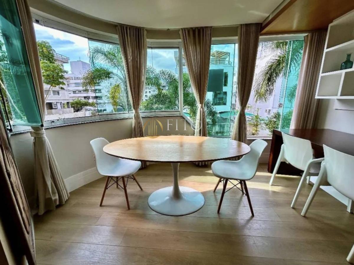 Apartamento à venda em Jurerê | 2 dormitórios | 100m² | 300m do mar - Fito Imóveis