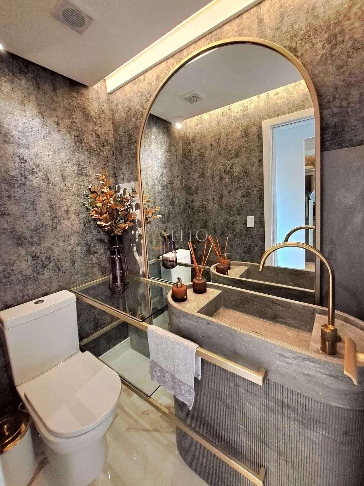 Luxo e sofisticação! Apartamento duplex de 4 suítes, decorado, vista mar em Jurerê - Fito Imóveis