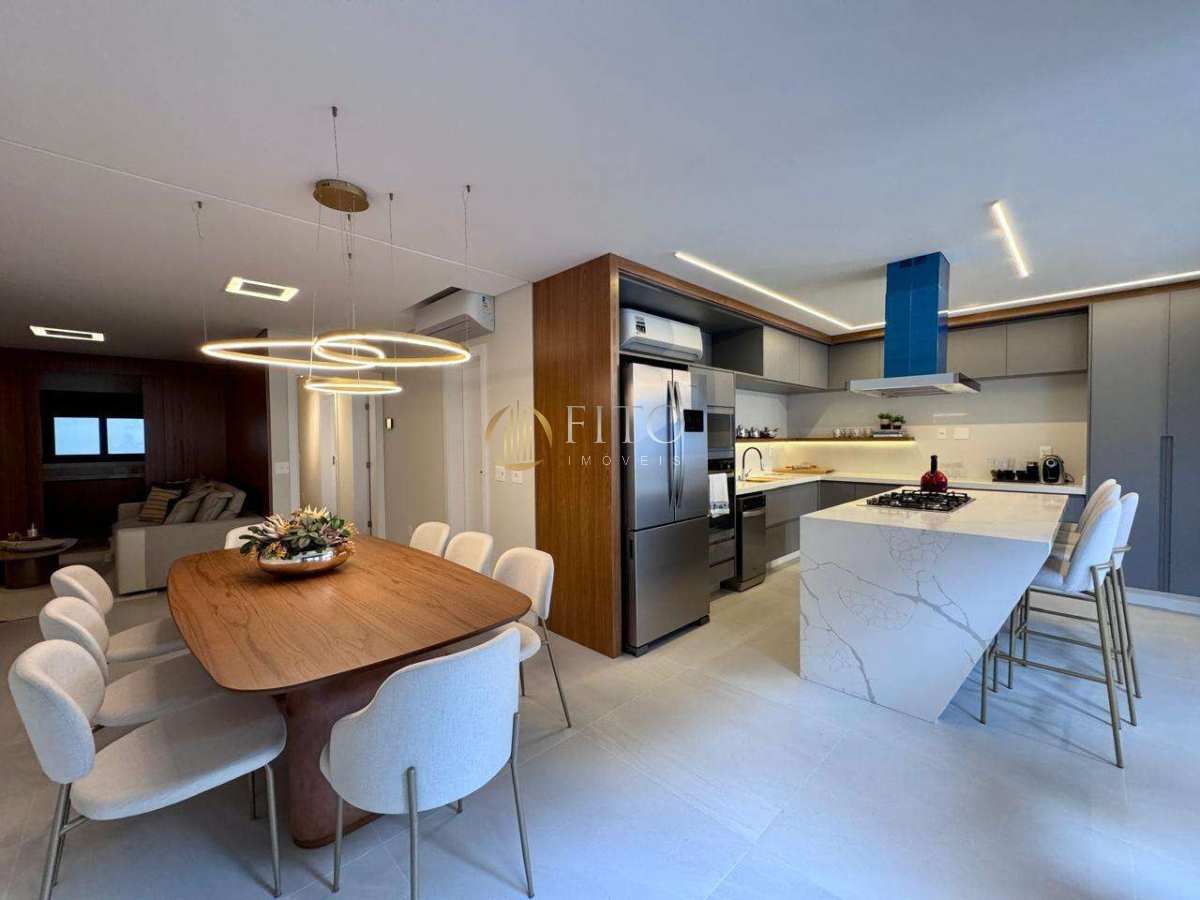 Apartamento Finamente Mobiliado em Jurerê – 03 Suítes, Vista Mar e Pé na Areia! - Fito Imóveis