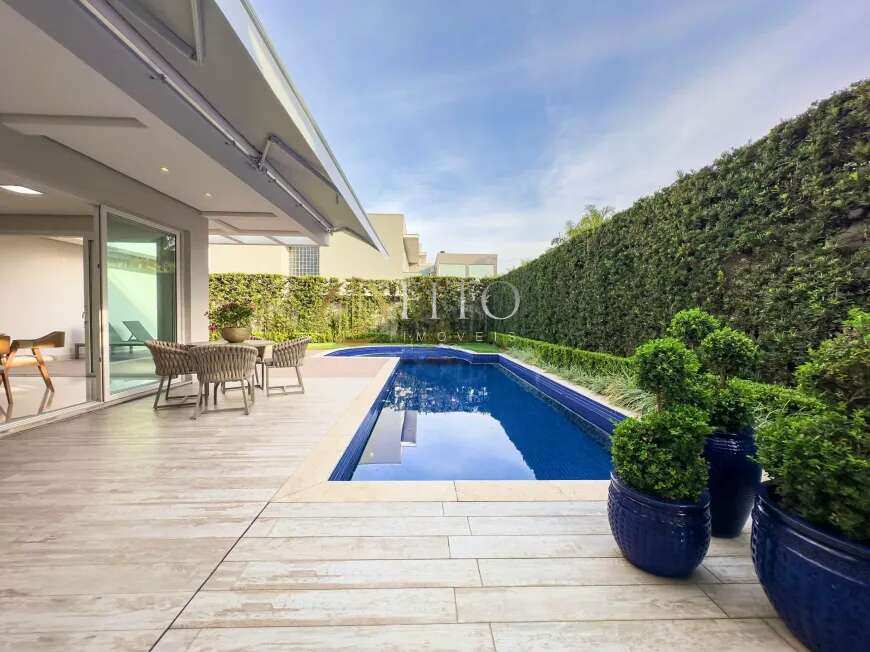Casa à venda em Jurerê Internacional, com 4 suítes, 470m², ao Lado do Bosque Amoraeville! - Fito Imóveis