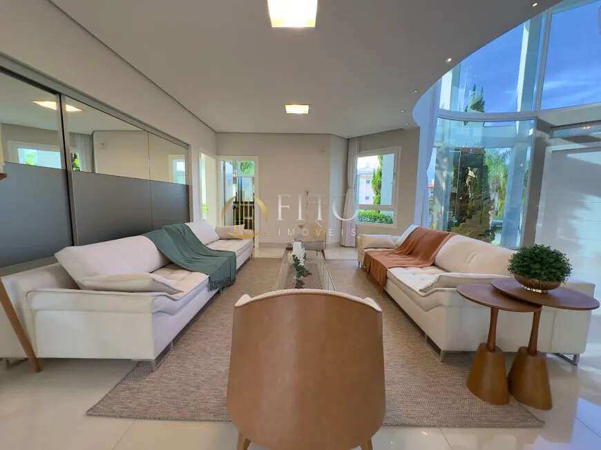 Casa à venda em Jurerê Internacional, com 4 suítes, 470m², ao Lado do Bosque Amoraeville! - Fito Imóveis