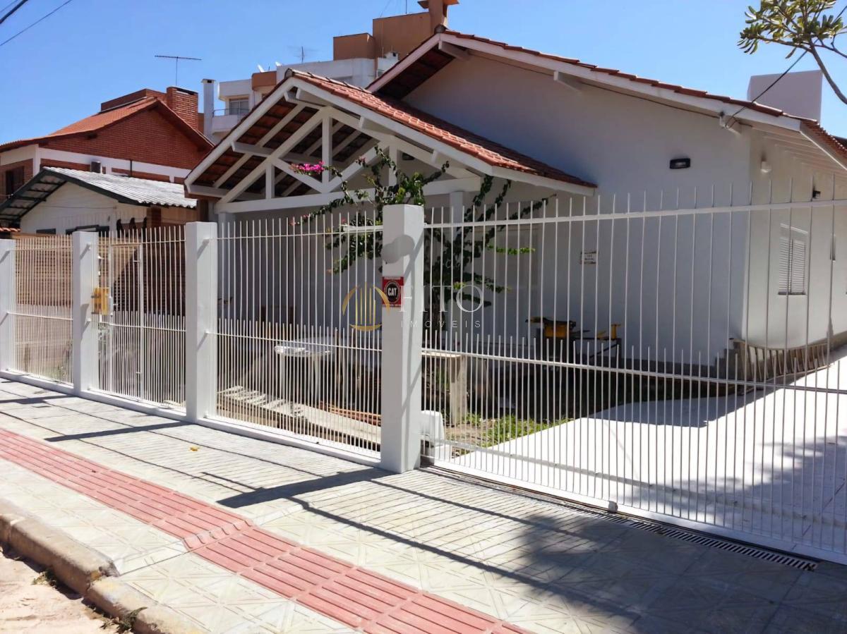 Casa com 4 quartos, 350,00m², à venda em Florianópolis, Cachoeira do Bom Jesus - Fito Imóveis