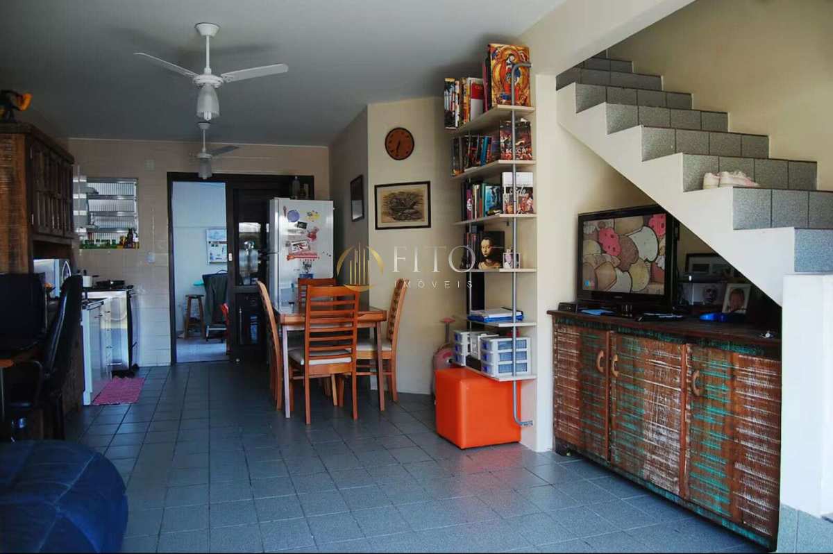 Casa geminada à venda em Florianópolis, Jurerê, com 2 quartos, 73m² - Fito Imóveis