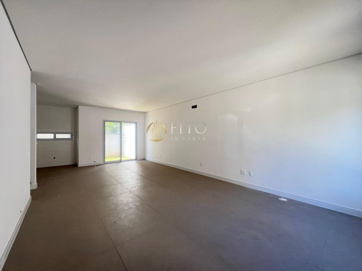 Casa geminada com 4 suítes, 184,15m², à venda em Florianópolis, Jurerê Internacional - Fito Imóveis