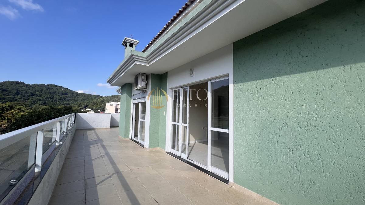 Cobertura à venda em Florianópolis, Jurerê, com 3 quartos, 126m² - Fito Imóveis