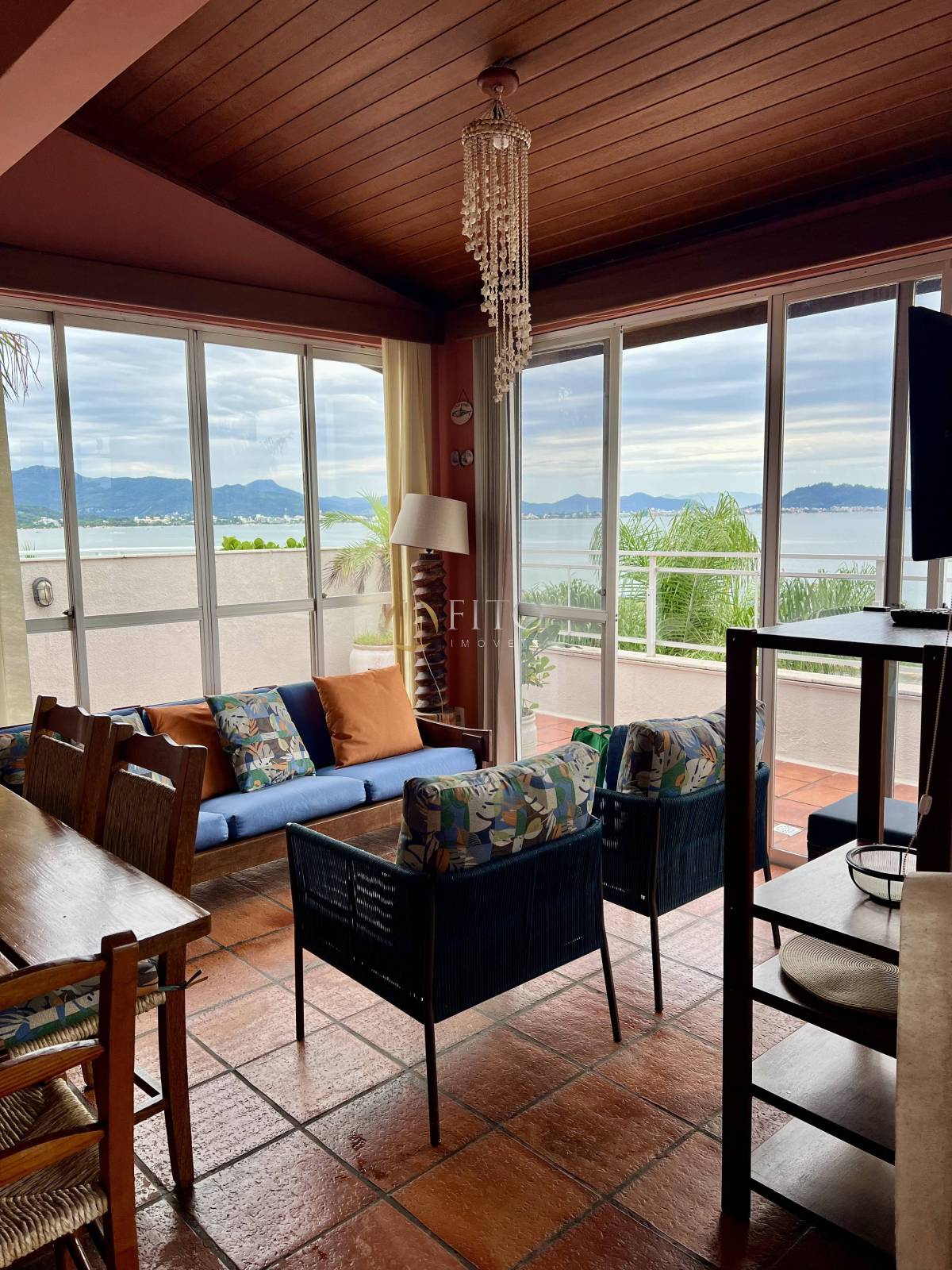 Cobertura com Vista Deslumbrante para o Mar em Ponta das Canas! - Fito Imóveis