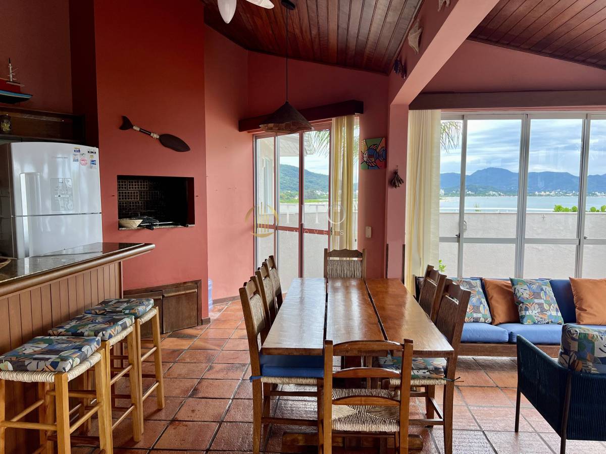 Cobertura com Vista Deslumbrante para o Mar em Ponta das Canas! - Fito Imóveis