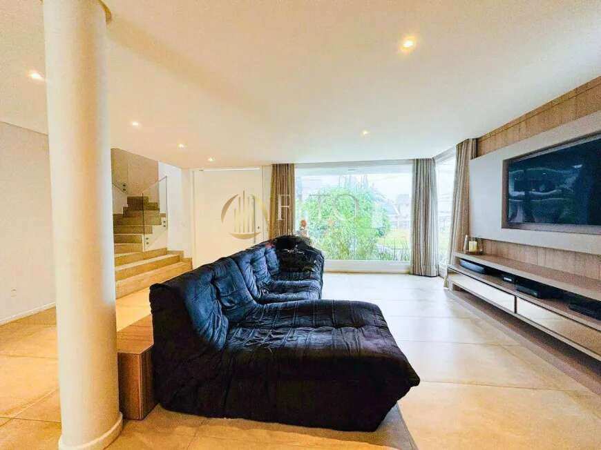 Casa com 3 suítes em Jurerê Internacional! - Fito Imóveis