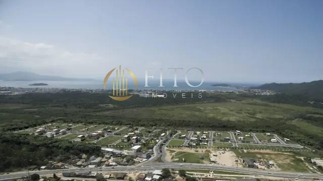 Lote a venda com 476 m2 no norte da ilha.