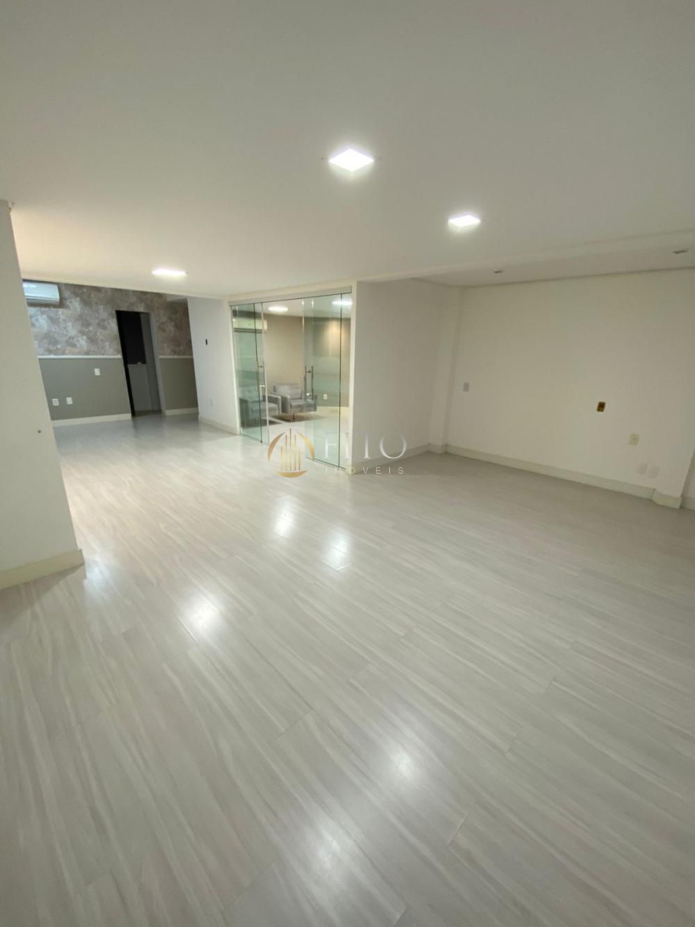 Sala comercial à venda em Florianópolis, Jurerê, 99,00m² - Fito Imóveis