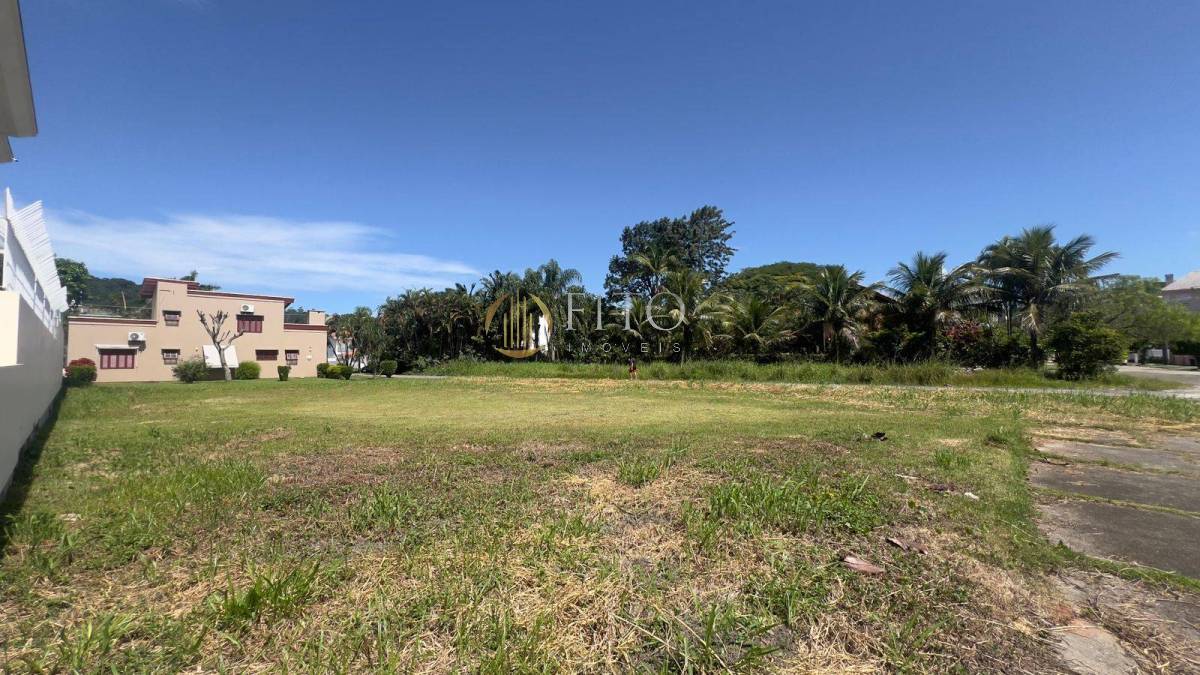 Terreno à venda em Florianópolis, Jurerê, 450m² - Fito Imóveis